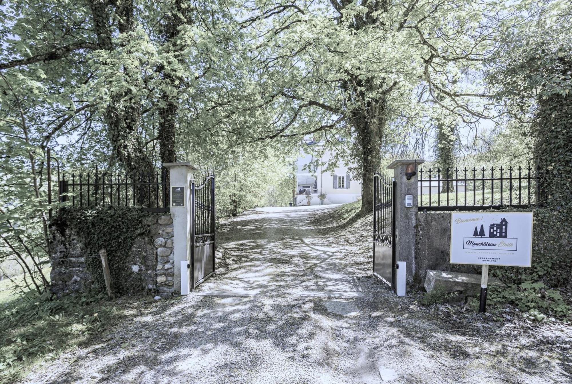 Monchateau Etoile, Hebergement Insolite Avec Spa Merlas Exteriör bild